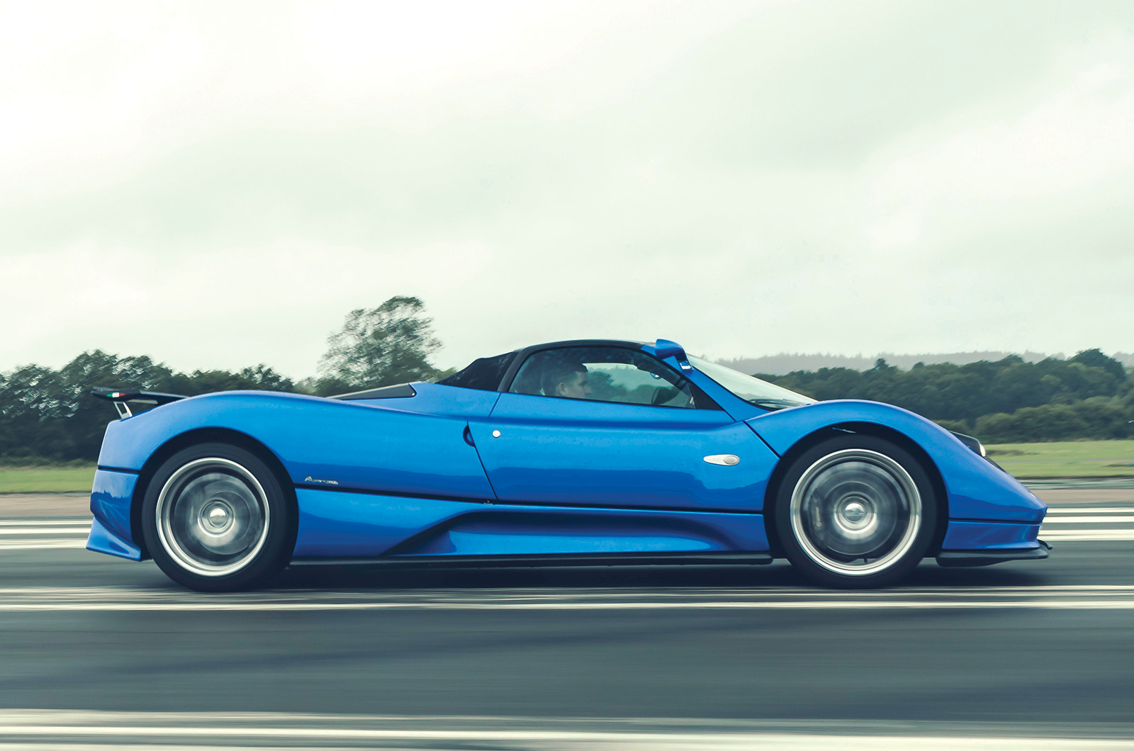 Classic & Sports Car – Pagani Zonda S vs Koenigsegg CCXR: the dawn of the hypercar