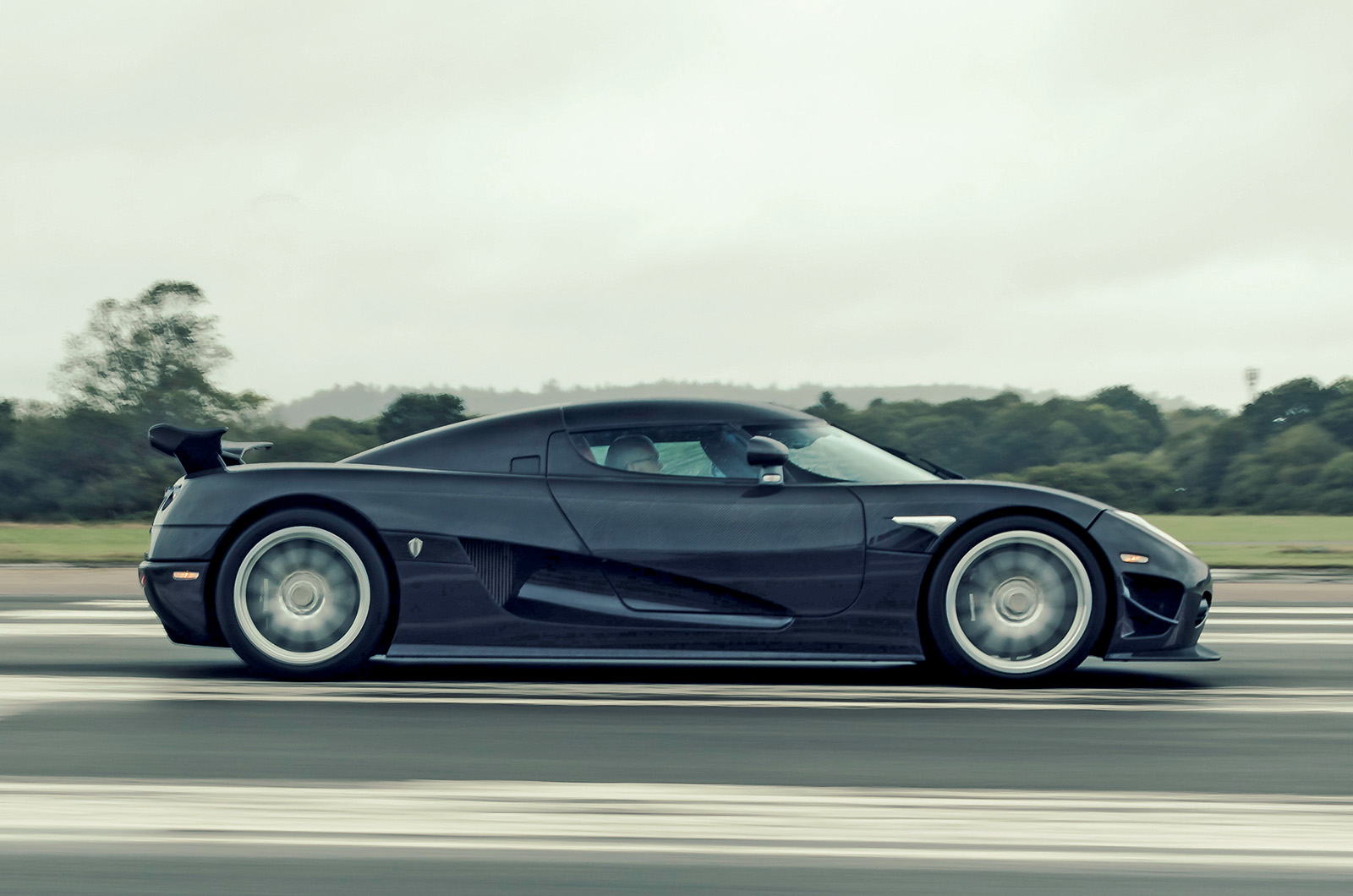 Classic & Sports Car – Pagani Zonda S vs Koenigsegg CCXR: the dawn of the hypercar