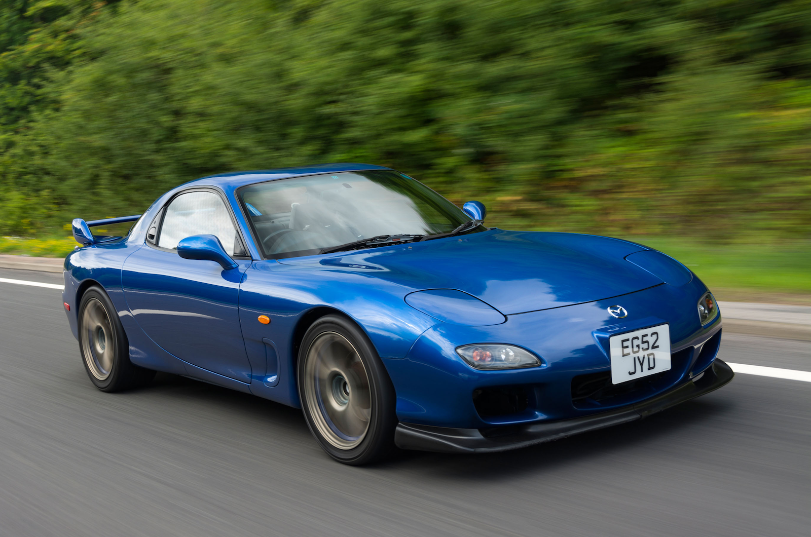28 Classic Cars That Make A Good Investment In 19 Classic Sports Car