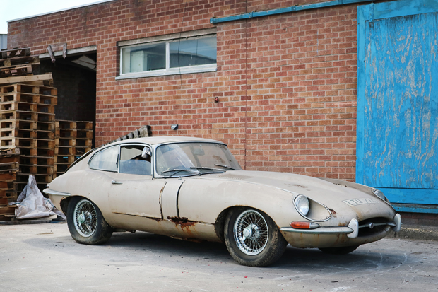 Classic & Sports Car – Barn-find E-type up for auction next month