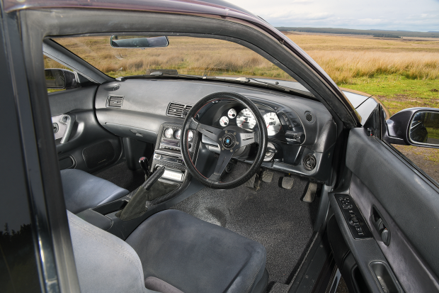 Classic & Sports Car – The sky’s the limit: Nissan Skyline R32 meets 2000GT-R