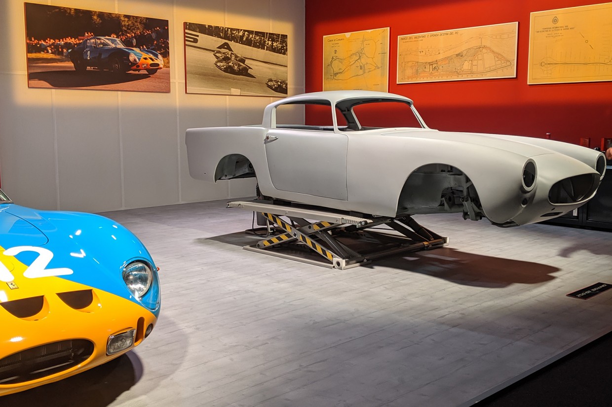Classic & Sports Car – Inside Universo Ferrari