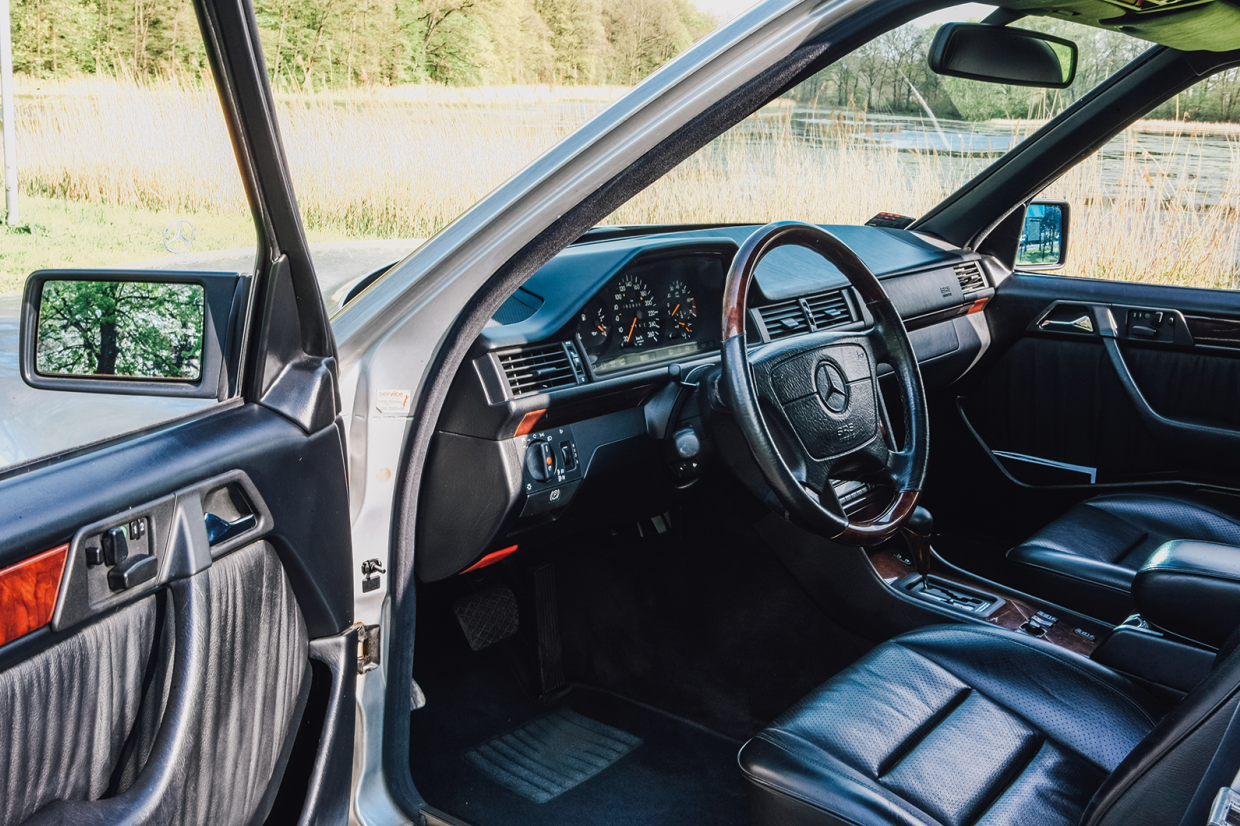 Classic & Sports Car – The best supersaloon you’ve never heard of: Mercedes-Benz E500
