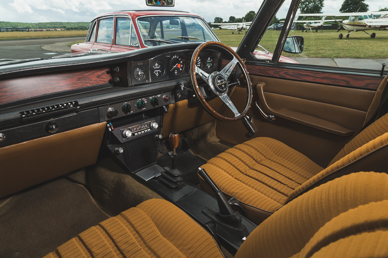 Classic & Sports Car – Saloon bar brawn: Rover P6 3500S vs Triumph 2.5 PI MkII