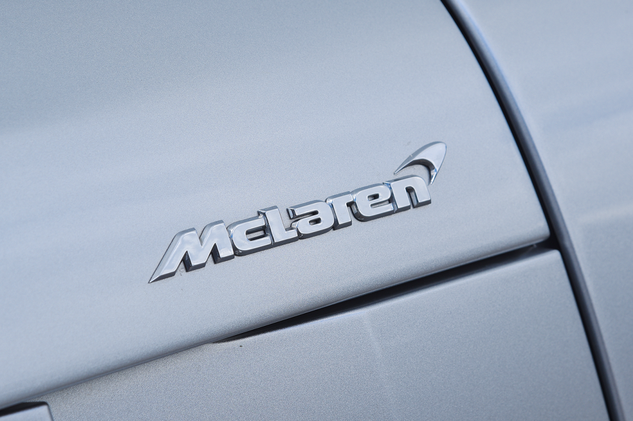 Classic & Sports Car - Mercedes-Benz SLR McLaren: identity crisis