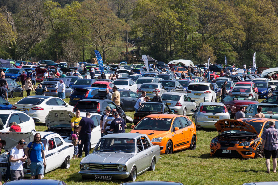 Classic & Sports Car – Beaulieu's biggest-ever Simply Ford