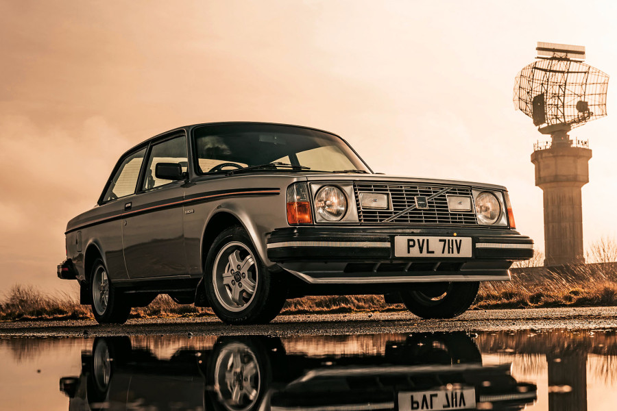 Classic & Sports Car – Volvo 242 GT: the flying brick