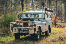 Classic & Sports Car – The Land-Rover that lapped Australia four times