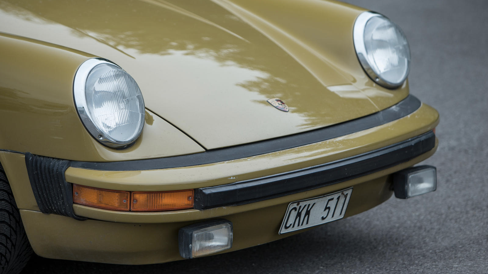The Porsche 911S from The Bridge is being auctioned for charity
