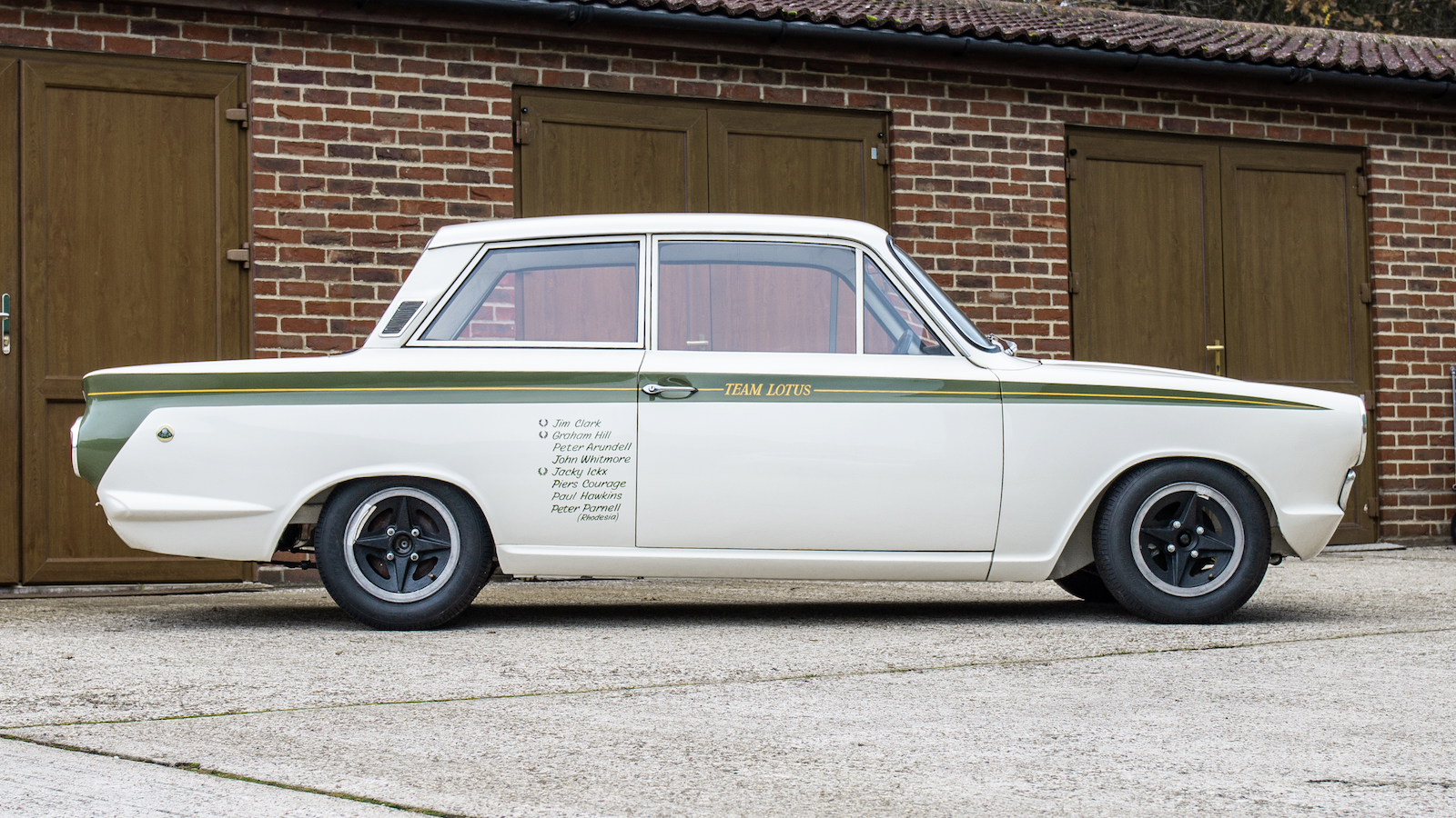 Racing Lotus Cortina driven by Jim Clark set to sell for record £200k