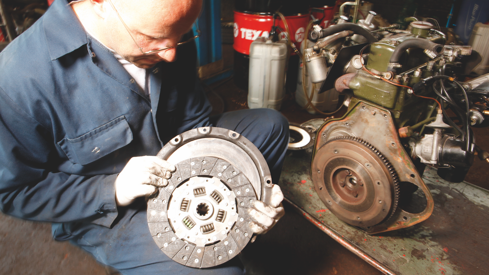 How to change a clutch in eight steps