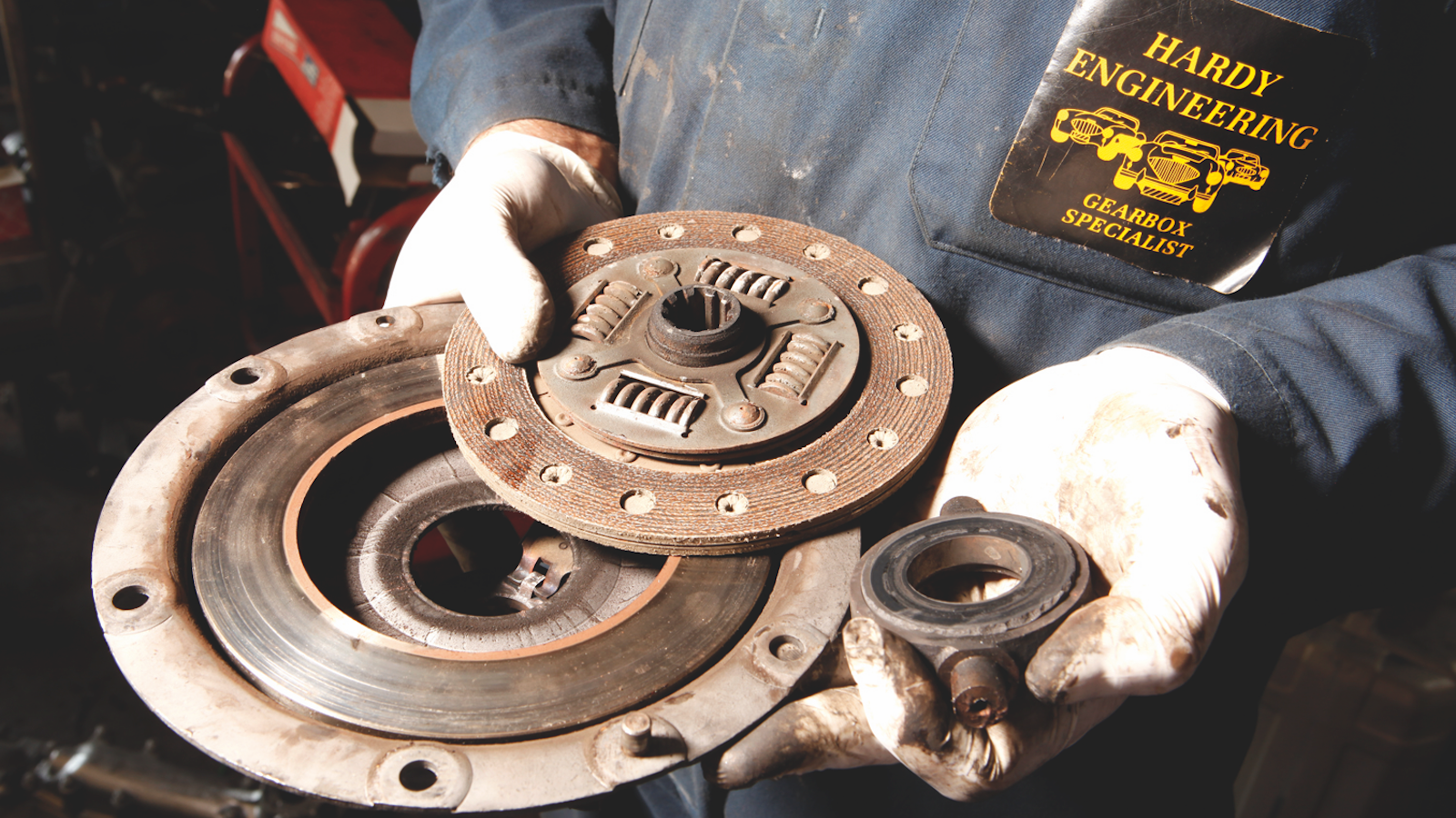 How to change a clutch in eight steps