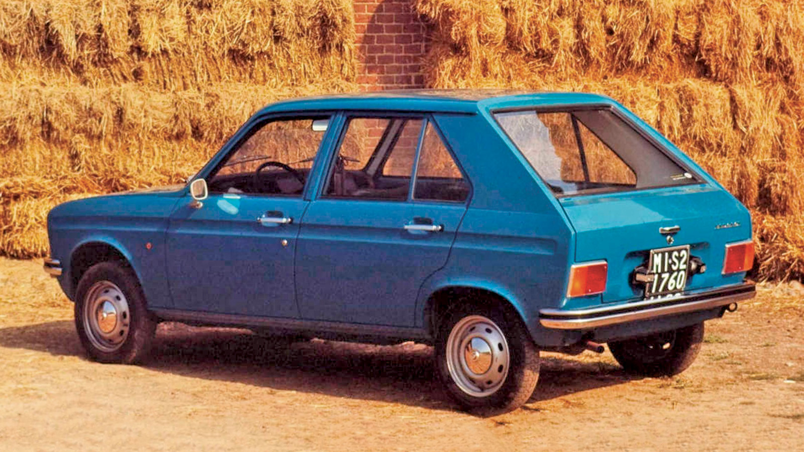 10 classic cars that look like hatchbacks, but aren’t