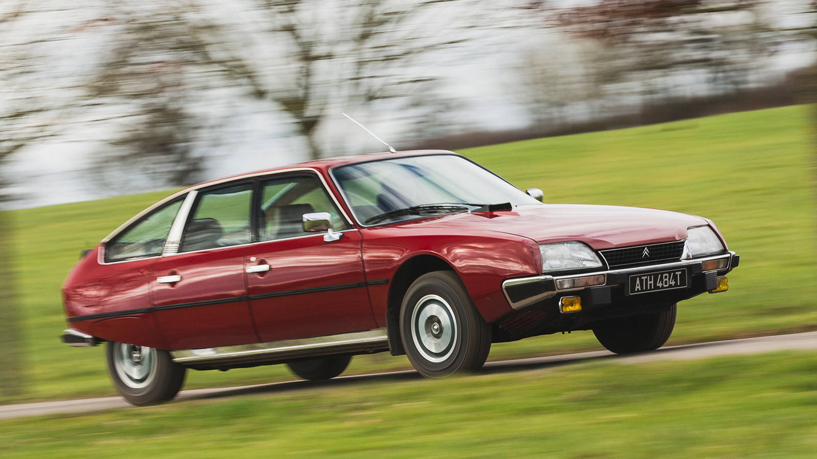 10 classic cars that look like hatchbacks, but aren’t