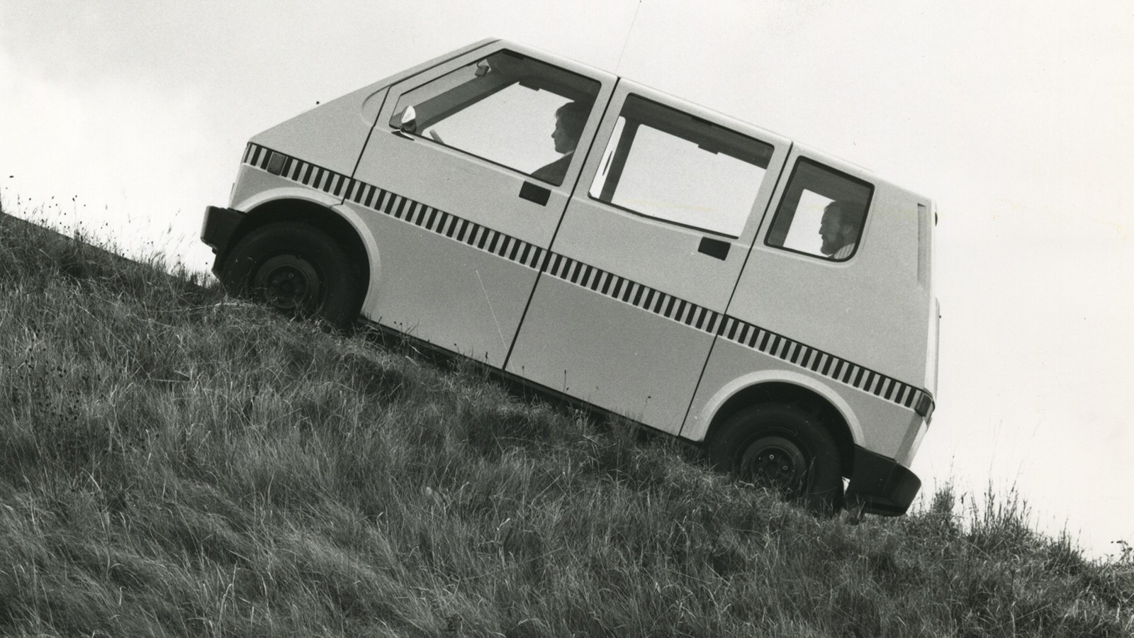 10 classic electric cars you never knew existed - Lucas Electric Taxi