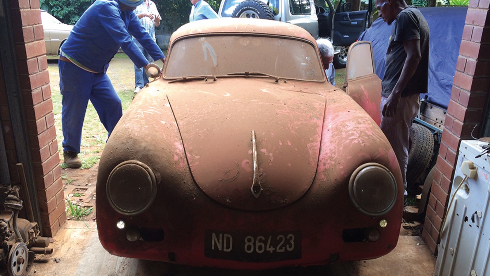 These forgotten Porsches were all found in barns