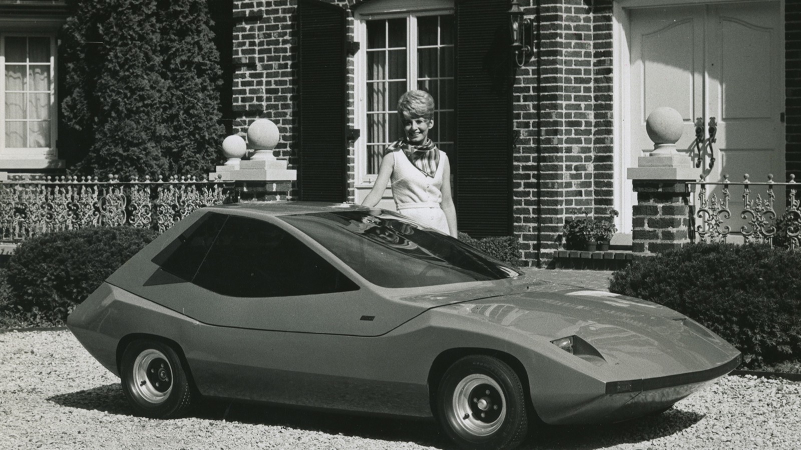 10 classic electric cars you never knew existed - McKee Sundancer