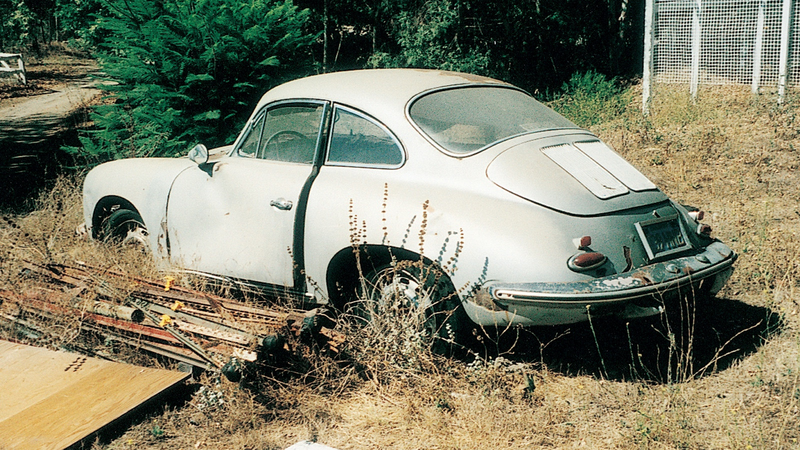 These forgotten Porsches were all found in barns