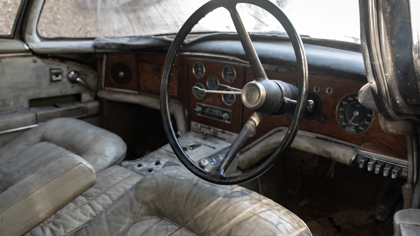 This barn-stored Facel Vega could be a tempting project