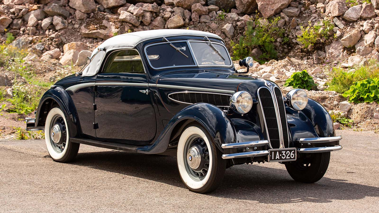 20 classic BMWs for sale in no-reserve auction