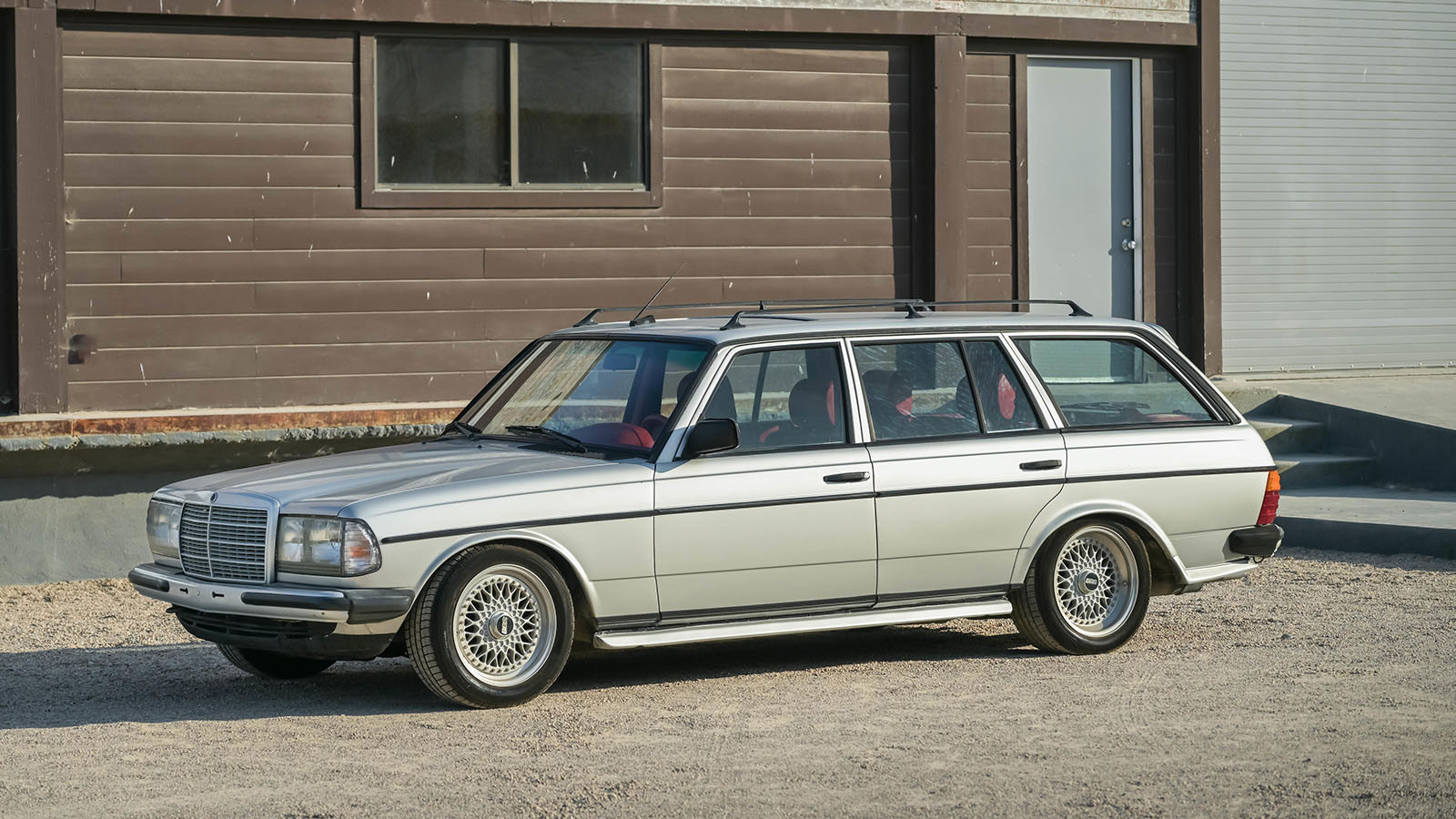 17 rare Mercedes-Benz cars in no-reserve sale