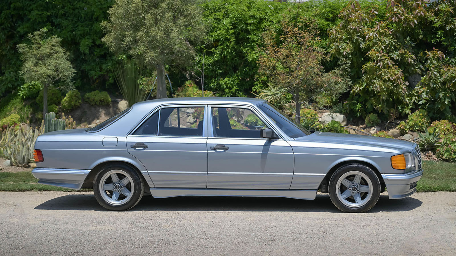 17 rare Mercedes-Benz cars in no-reserve sale