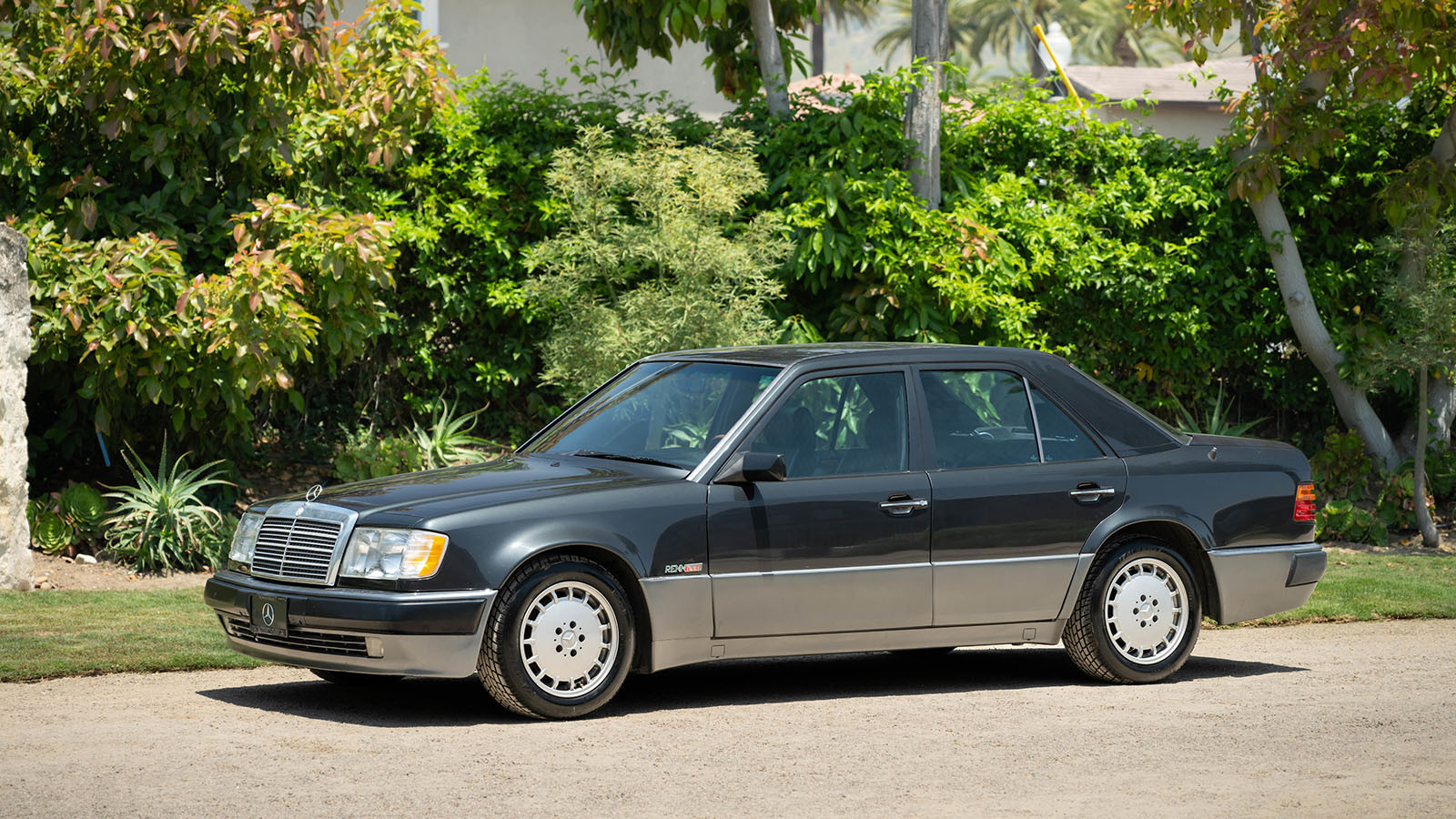 17 rare Mercedes-Benz cars in no-reserve sale