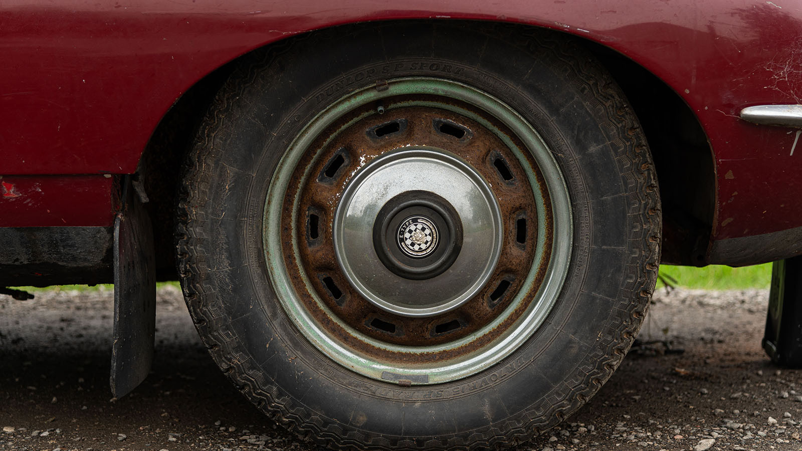 Barn-find Jaguar E-type for sale