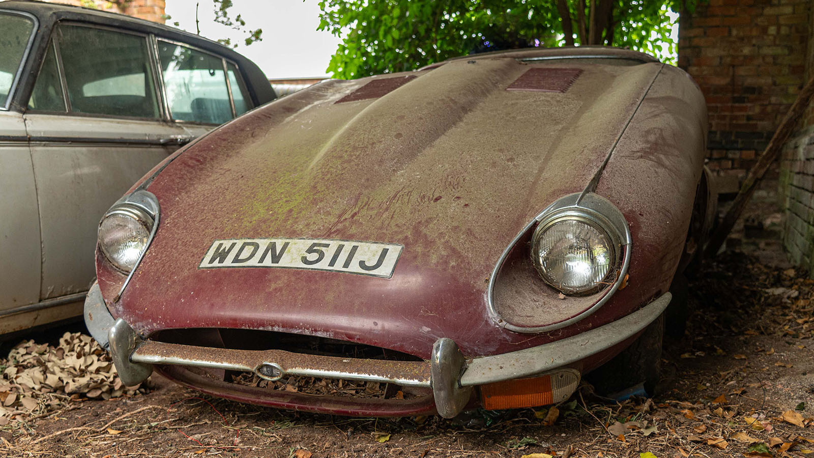 Barn-find Jaguar E-type for sale