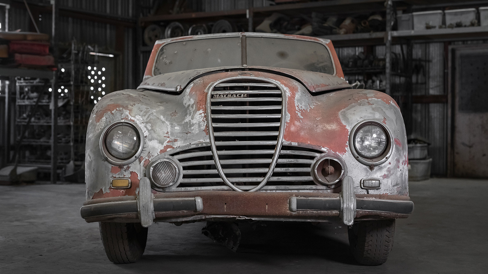 Maybach SW38 'Ponton-Sport' Cabriolet de 1939 (est: 90-150.000 euros)