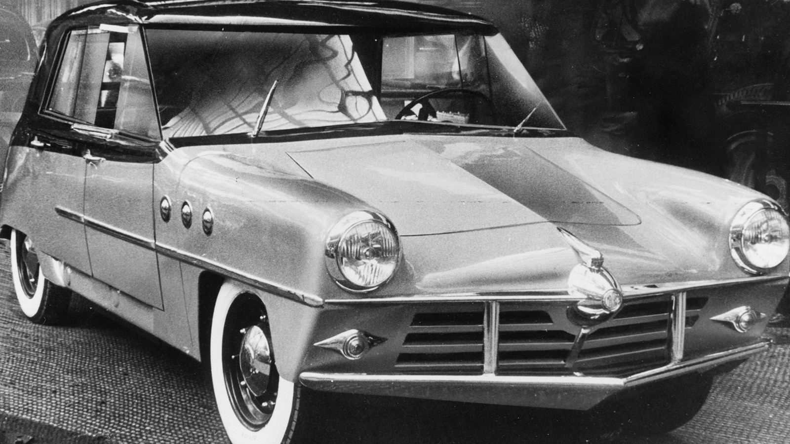 10 top eccentric French classic cars