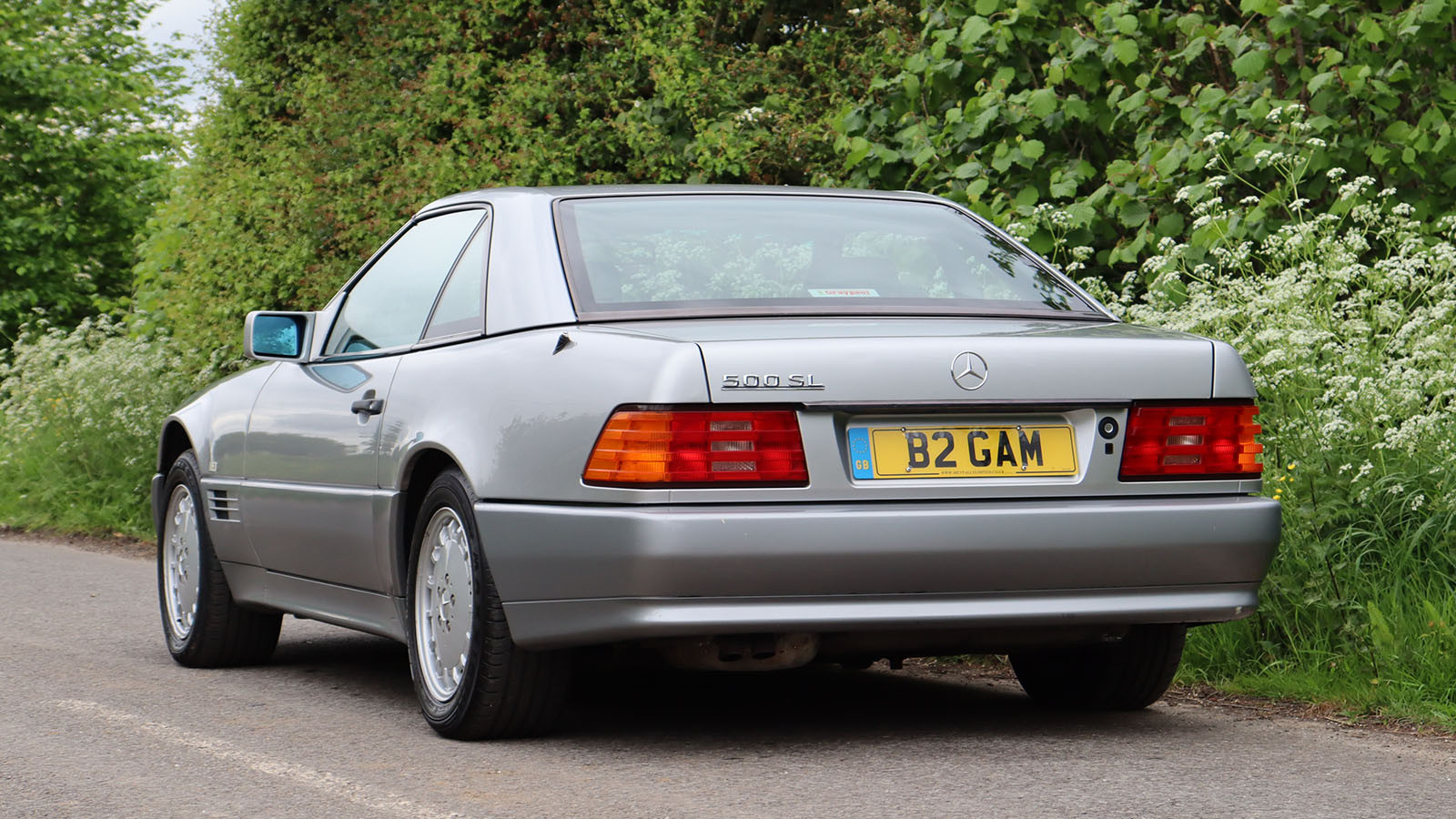 Stirling Moss’ Mercedes-Benz 500SL is for sale