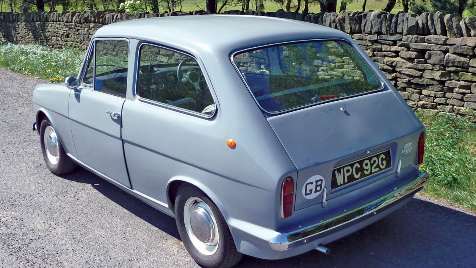 10 classic cars that look like hatchbacks, but aren’t