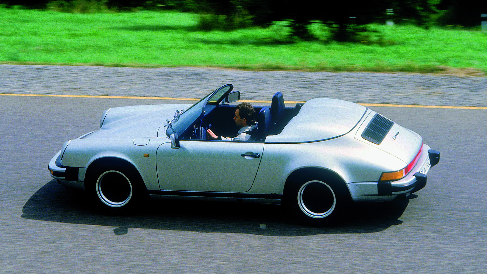 Porsche 911 Carrera 3.2 Speedster (2)